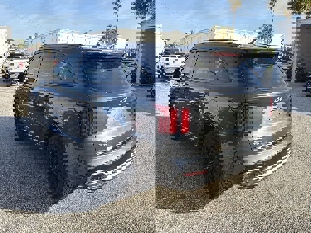 Certified 2023 Kia Sorento SX image 4