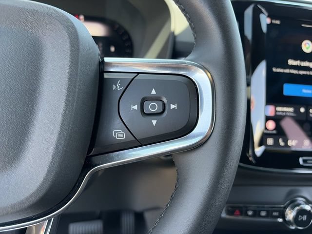 Used 2023 Volvo XC40 B4 Core w/ Protection Package FWD image 23