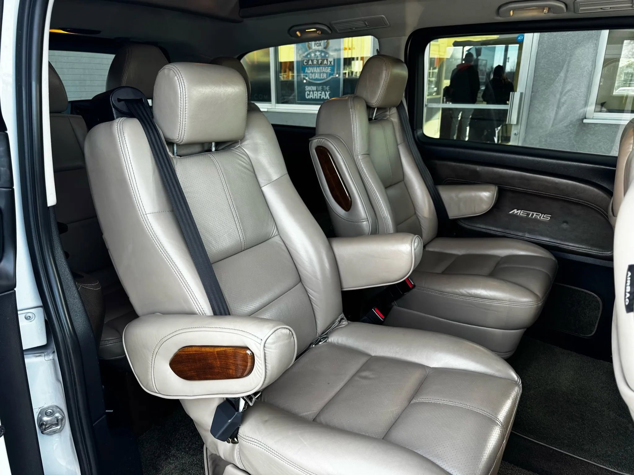 Used 2017 Mercedes-Benz Metris Passenger image 38