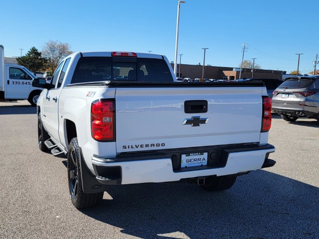 Used 2017 Chevrolet Silverado 1500 LT w/ Redline Edition AWD/4WD image 8