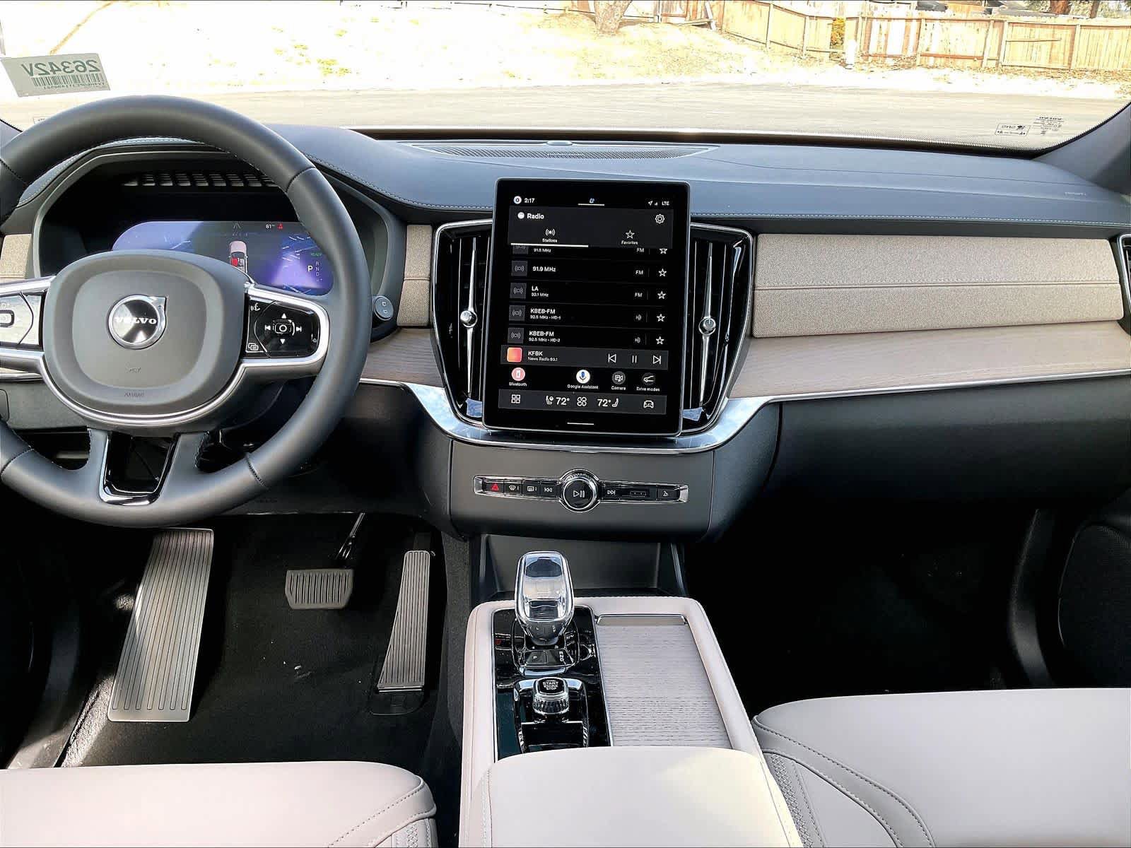 New 2026 Volvo XC90 T8 Plus w/ Protection Package Premier image 9
