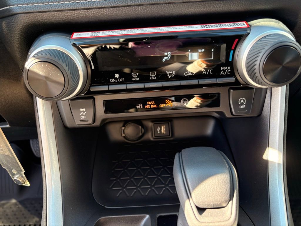 Used 2025 Toyota RAV4 LE image 16