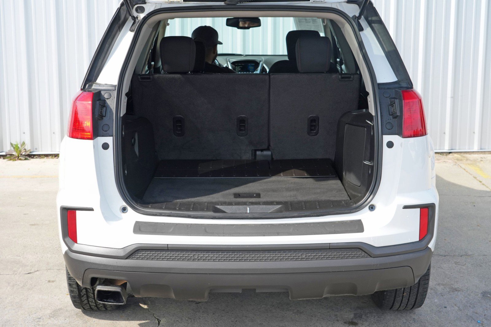 Used 2017 GMC Terrain SLE image 9