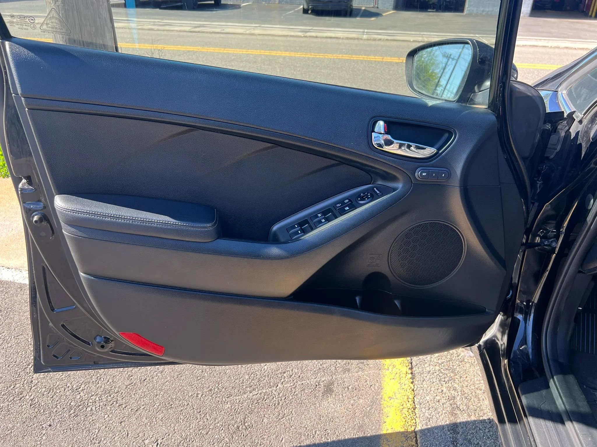 Used 2015 Kia Forte EX w/ EX Premium Package FWD image 11