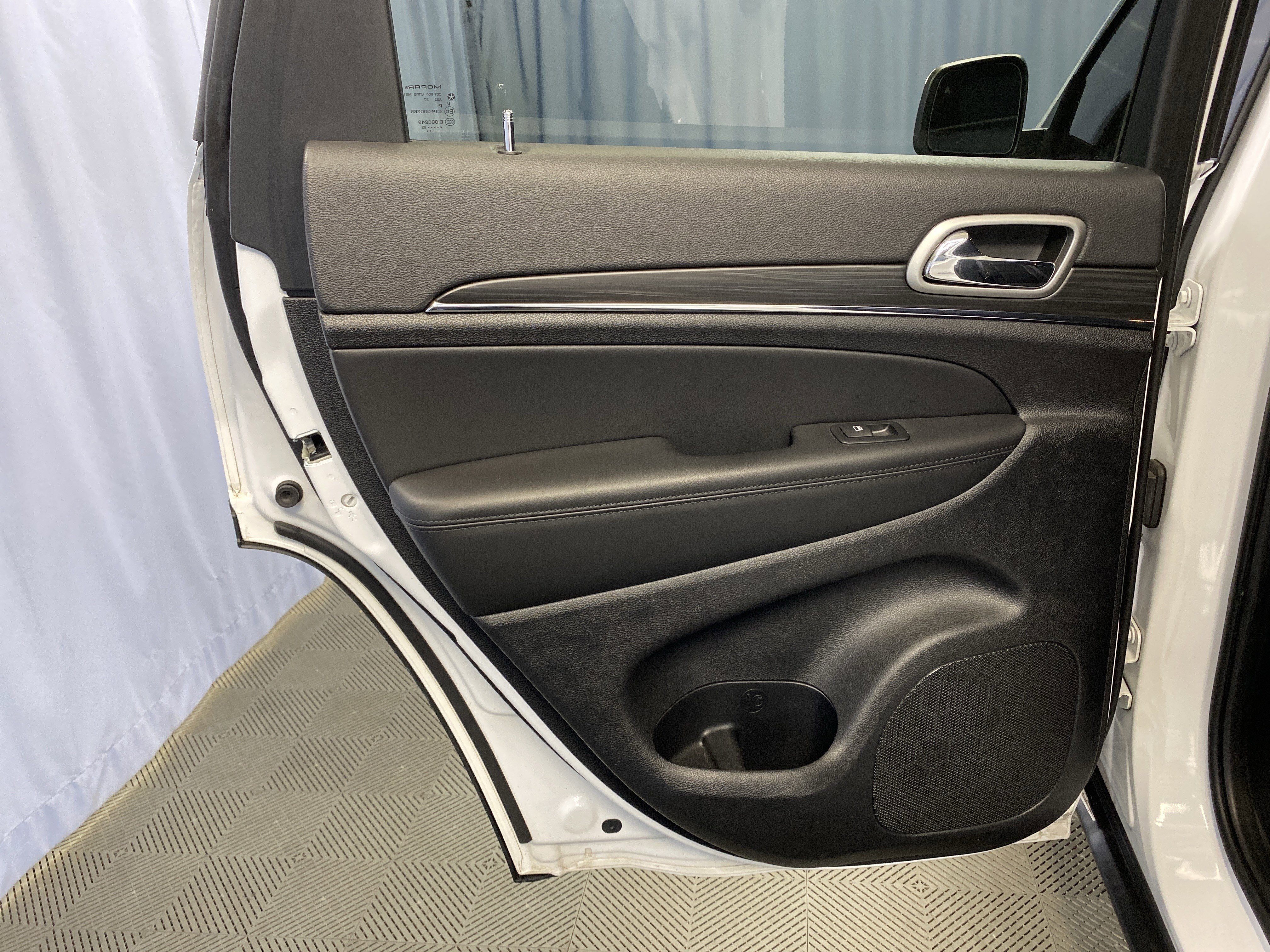 Certified 2022 Jeep Grand Cherokee Limited image 28