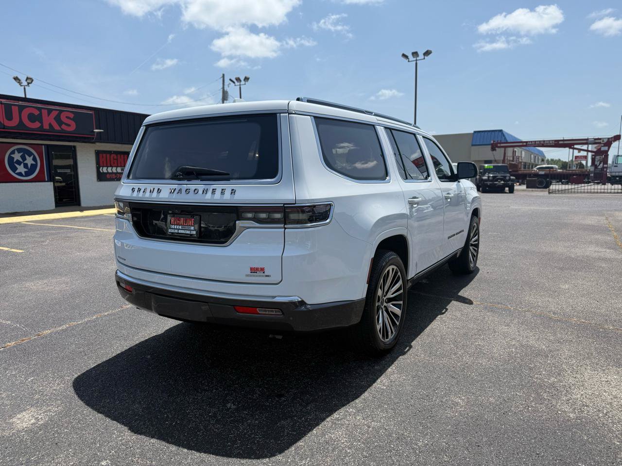 Used 2022 Jeep Grand Wagoneer Series III w/ Rear Seat Video Group 1 AWD/4WD image 4