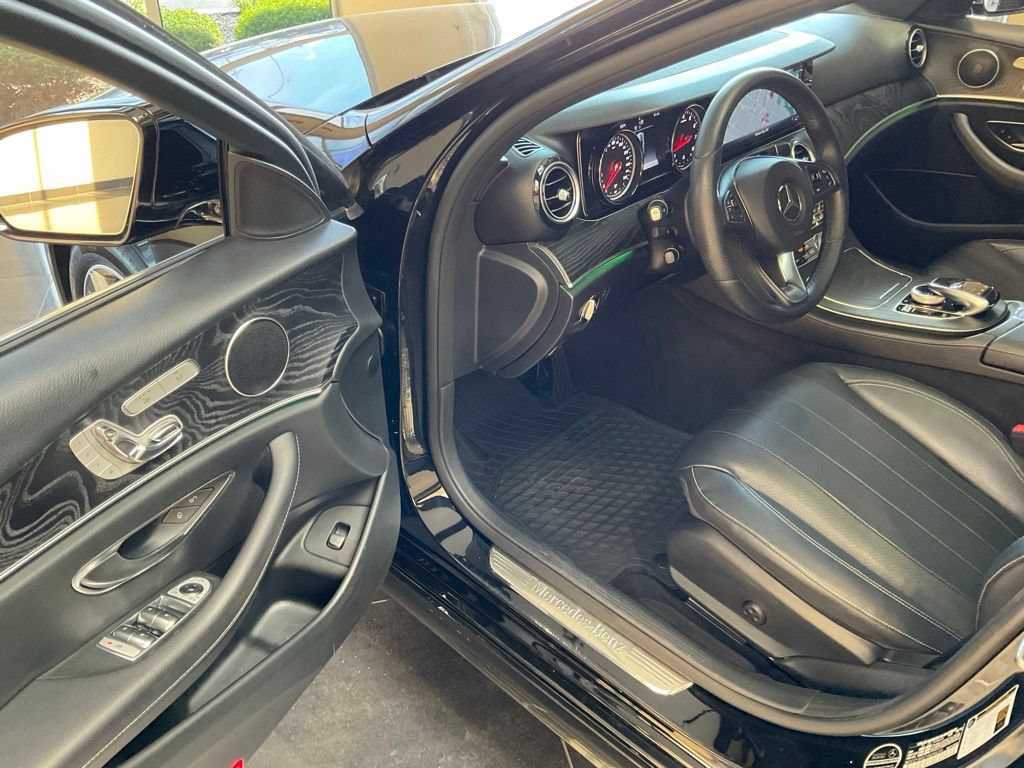 Used 2017 Mercedes-Benz E 300 4MATIC image 9