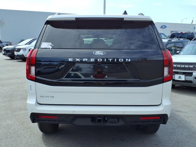 New 2026 Ford Expedition Active image 4