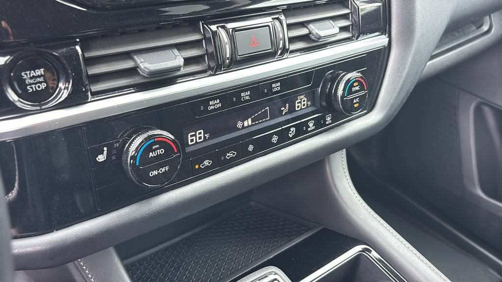 Used 2025 Nissan Pathfinder SV AWD/4WD image 22