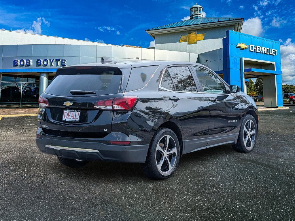 Used 2023 Chevrolet Equinox LT FWD image 3
