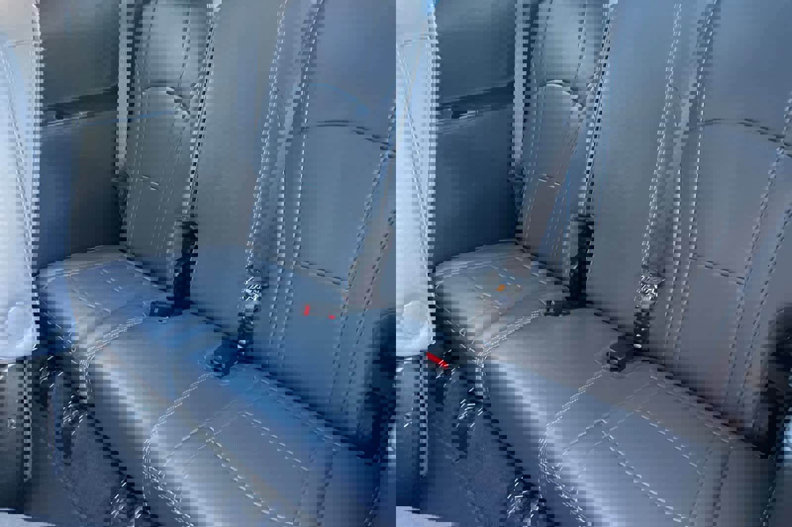 Used 2022 Buick Enclave Essence image 16