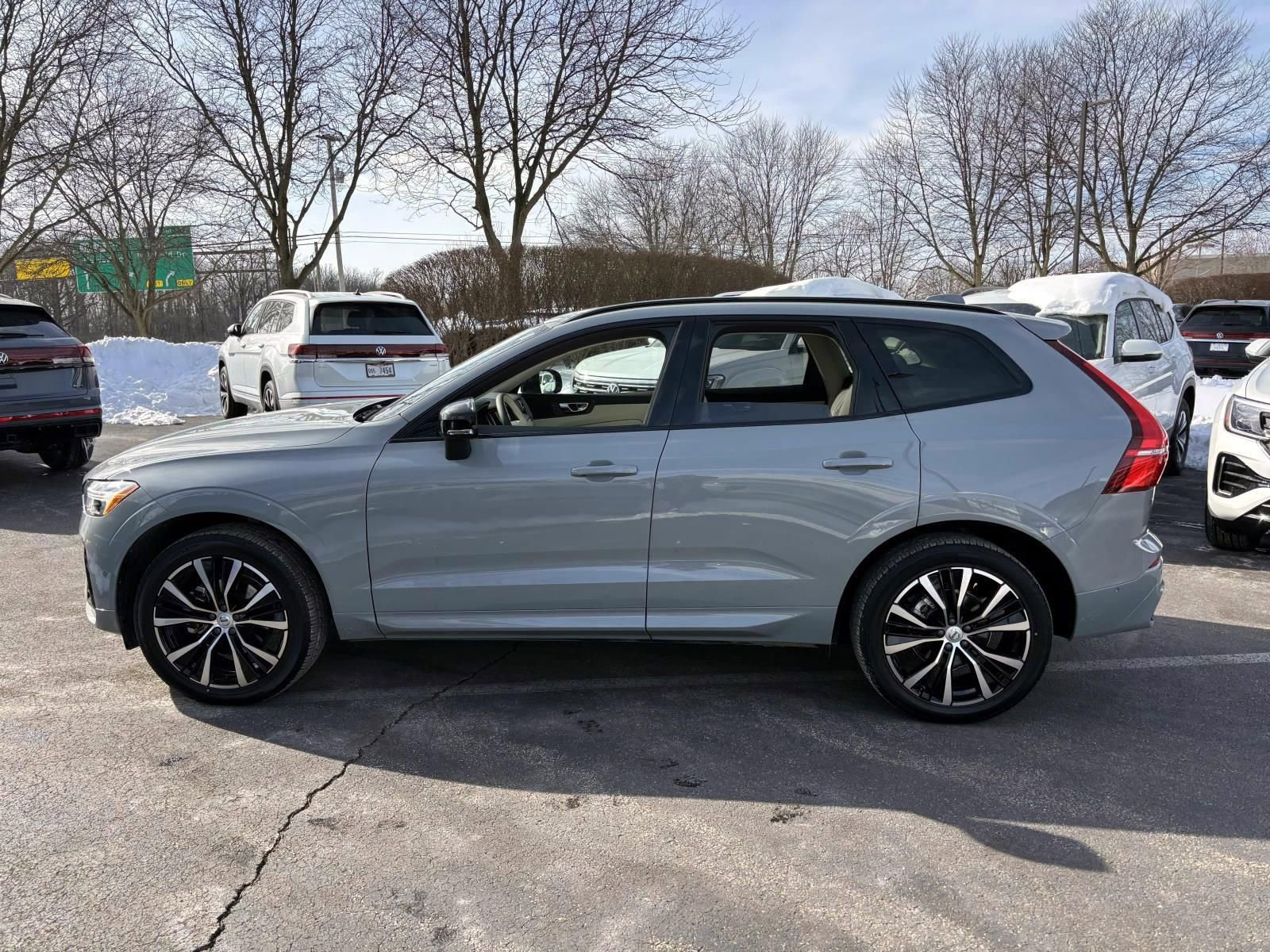 Used 2025 Volvo XC60 B5 Plus w/ Climate Package image 4