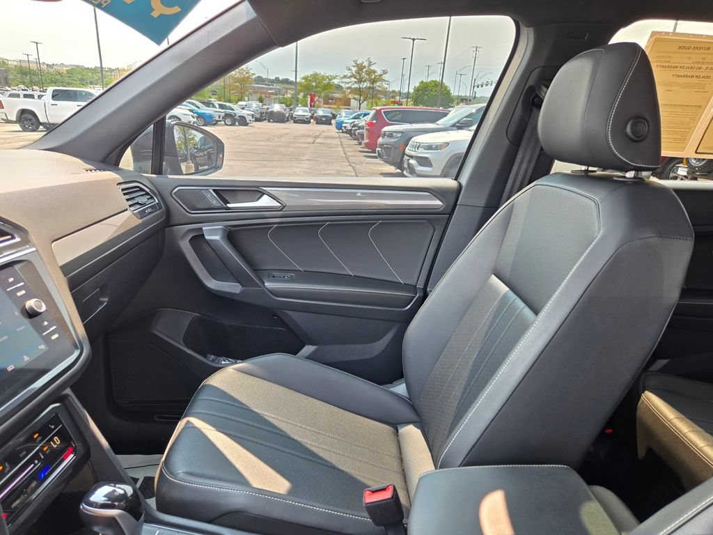 Used 2023 Volkswagen Tiguan SE R-Line AWD/4WD image 24