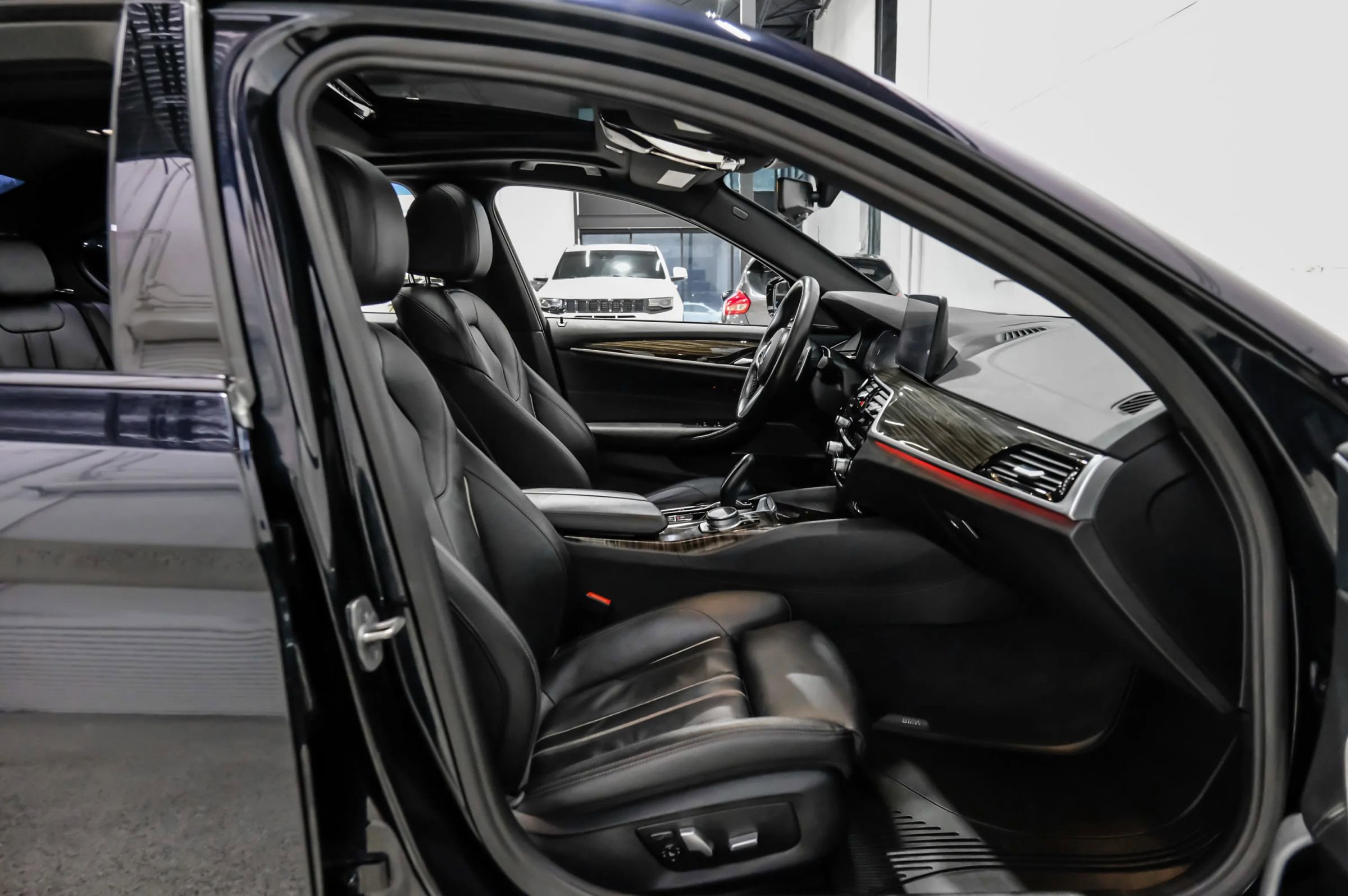 Used 2022 BMW 540i w/ M Sport Package RWD image 43