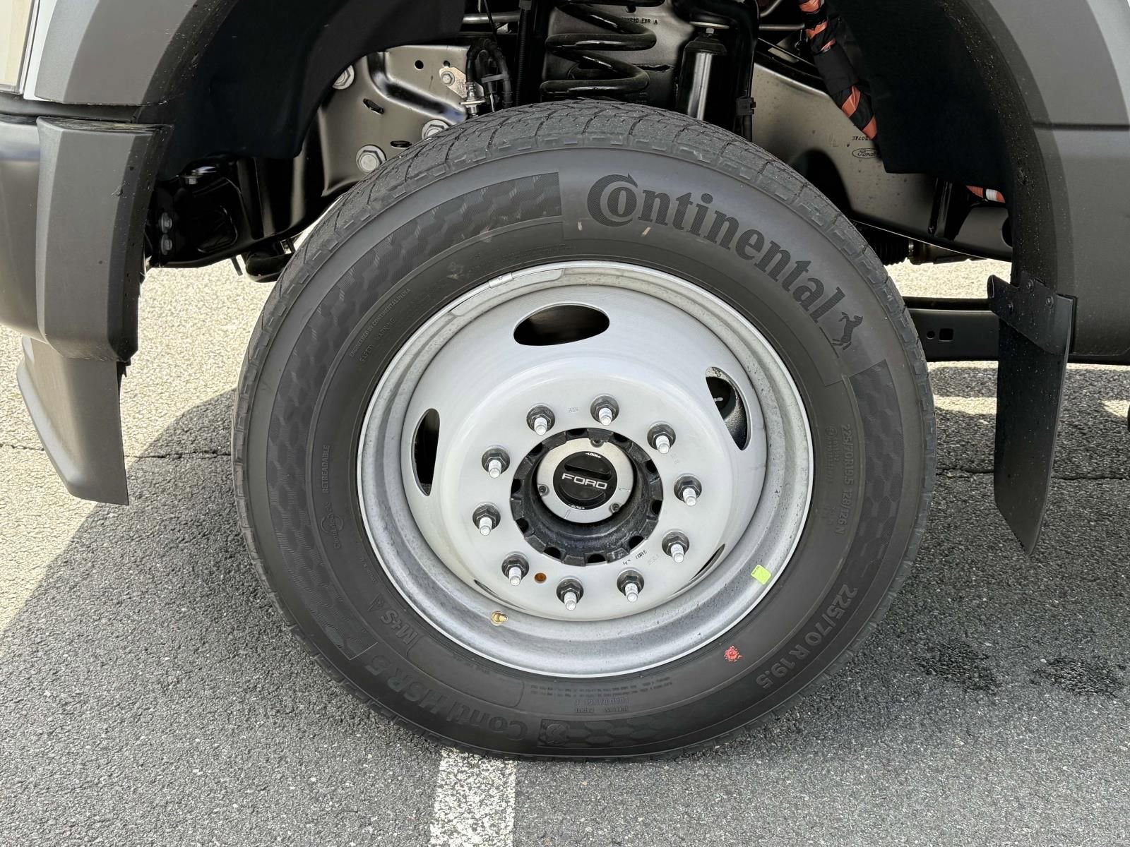 New 2025 Ford F550 4x4 Crew Cab Super Duty image 7