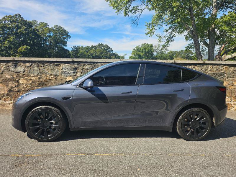 Used 2022 Tesla Model Y Long Range AWD/4WD image 8