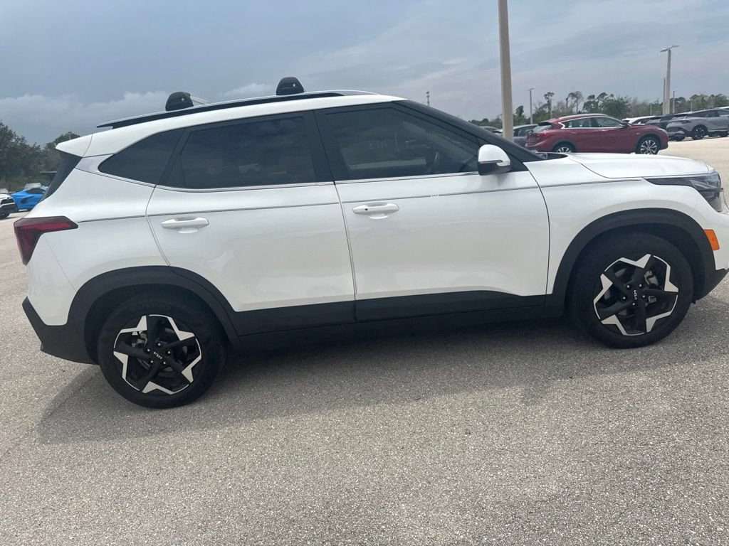 Certified 2024 Kia Seltos EX FWD image 3