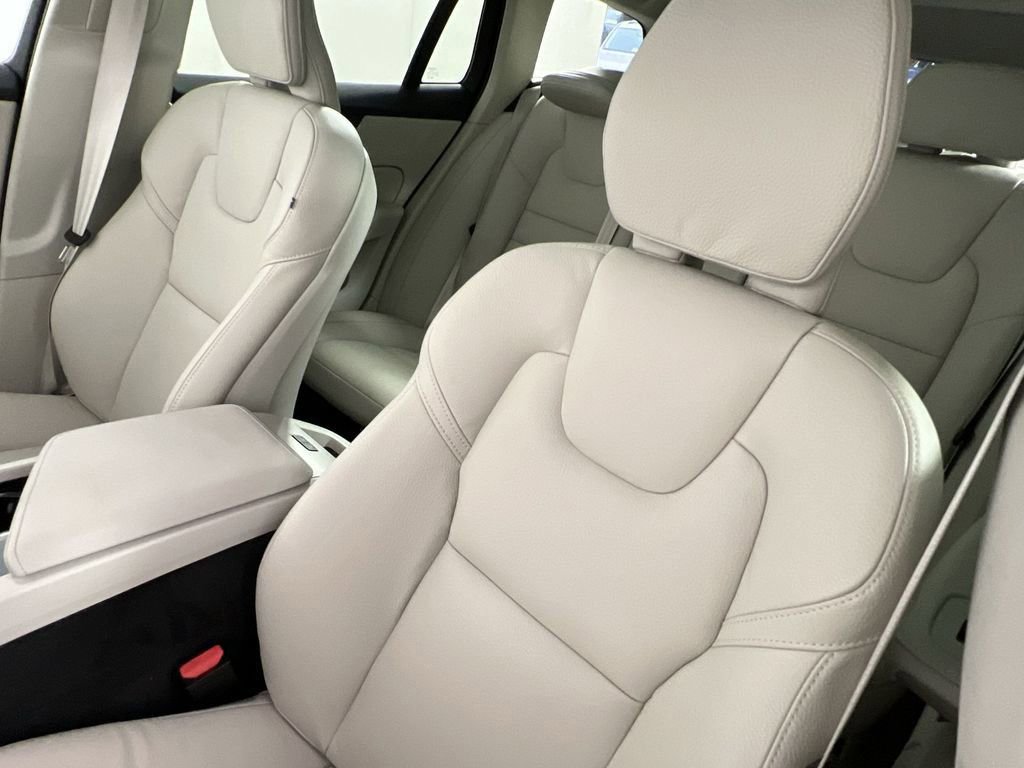 Certified 2025 Volvo V60 B5 Cross Country Plus image 16