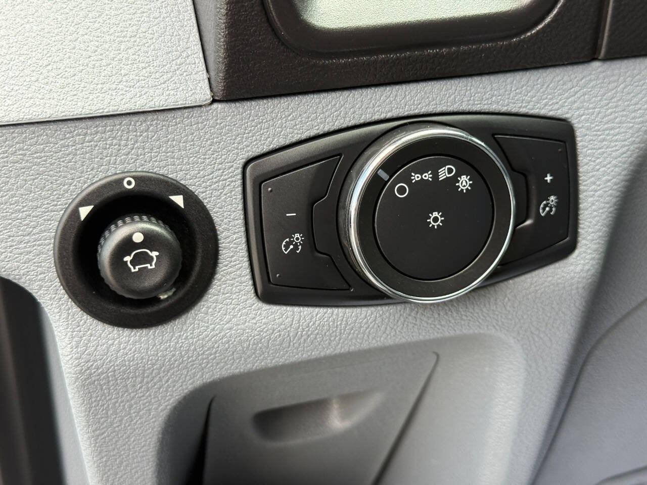Used 2018 Ford Transit 350 XLT RWD image 15