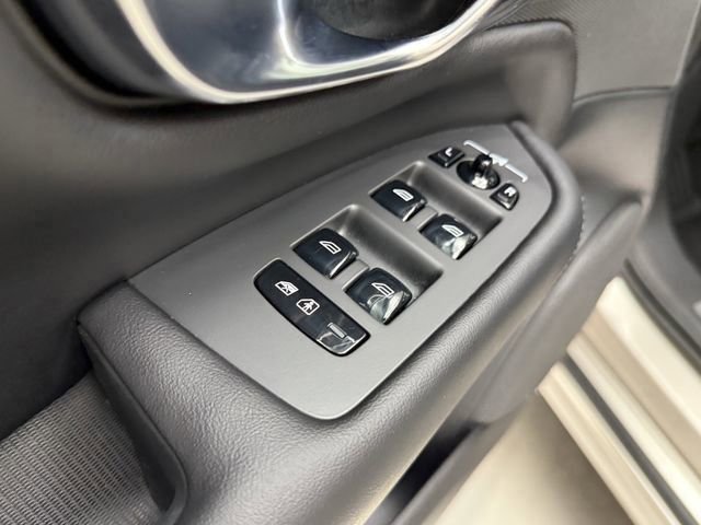 Certified 2023 Volvo XC90 B6 Plus image 11