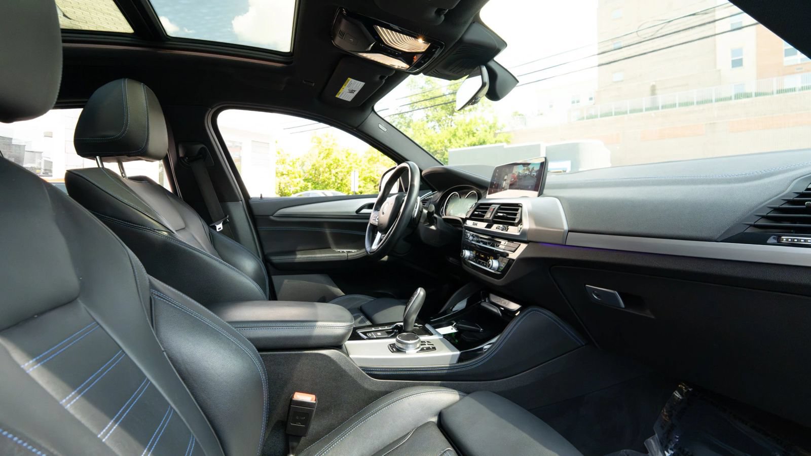 Used 2019 BMW X4 xDrive30i w/ Executive Package AWD/4WD image 12