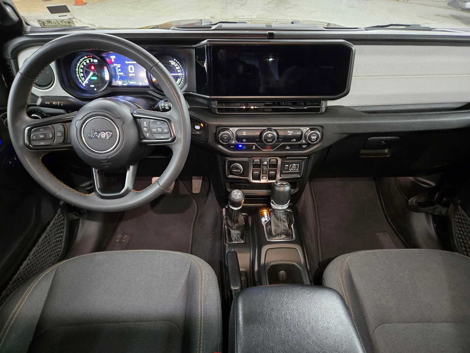 Used 2024 Jeep Wrangler Unlimited AWD/4WD image 19