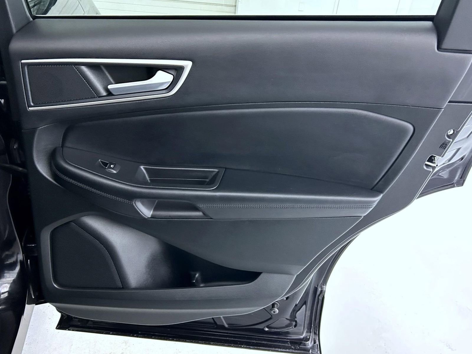 Used 2022 Ford Edge SEL w/ Convenience Package image 17