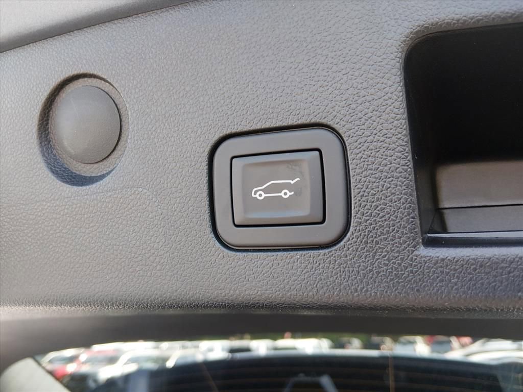 Used 2025 Chevrolet Equinox RS w/ Safety and Technology Package FWD image 11