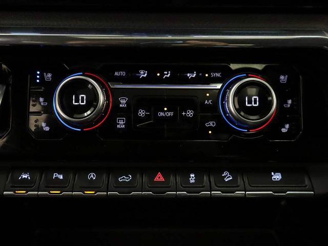 Used 2024 GMC Sierra 1500 Denali w/ Denali Reserve Package AWD/4WD image 12