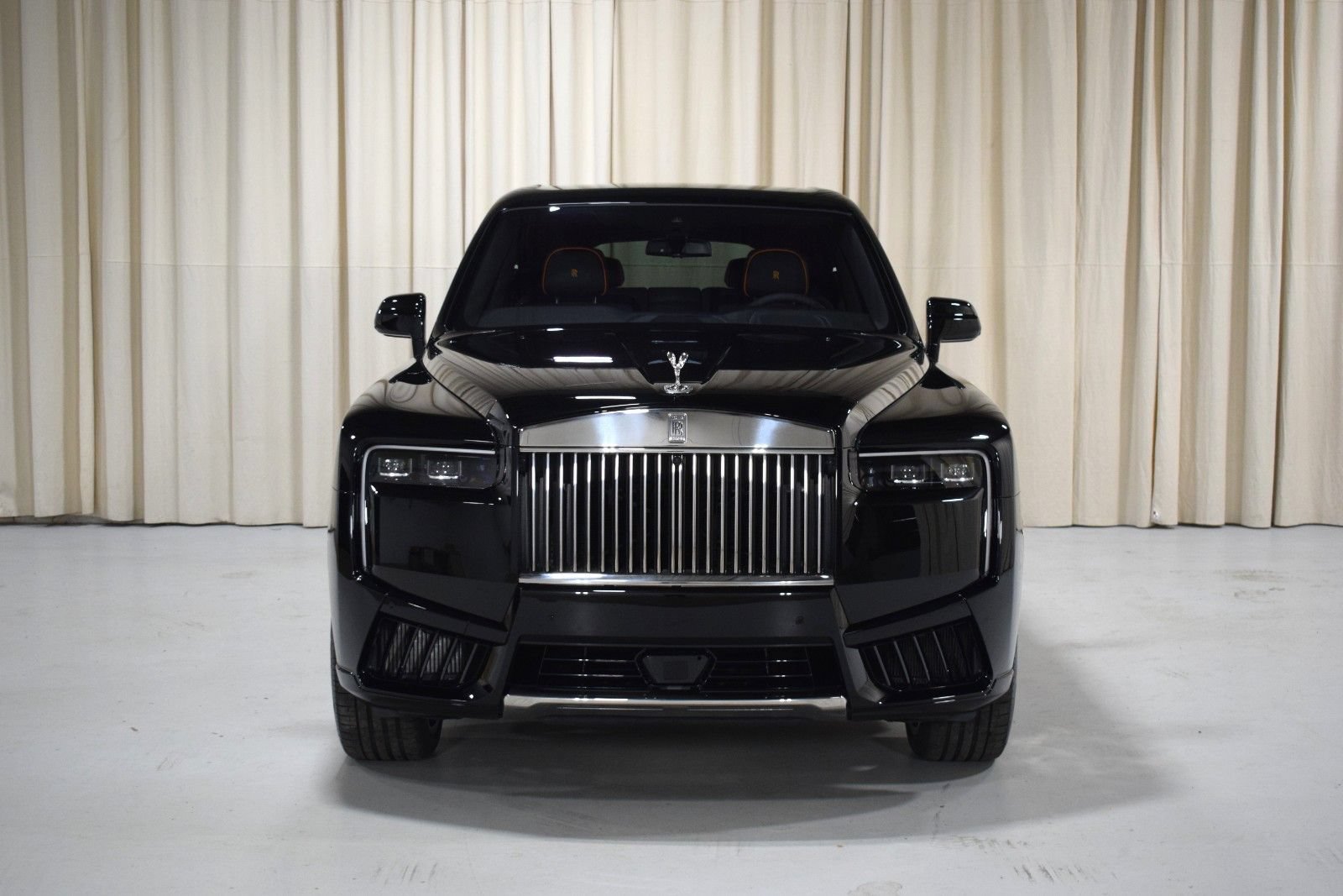 New 2026 Rolls-Royce Cullinan AWD/4WD image 9