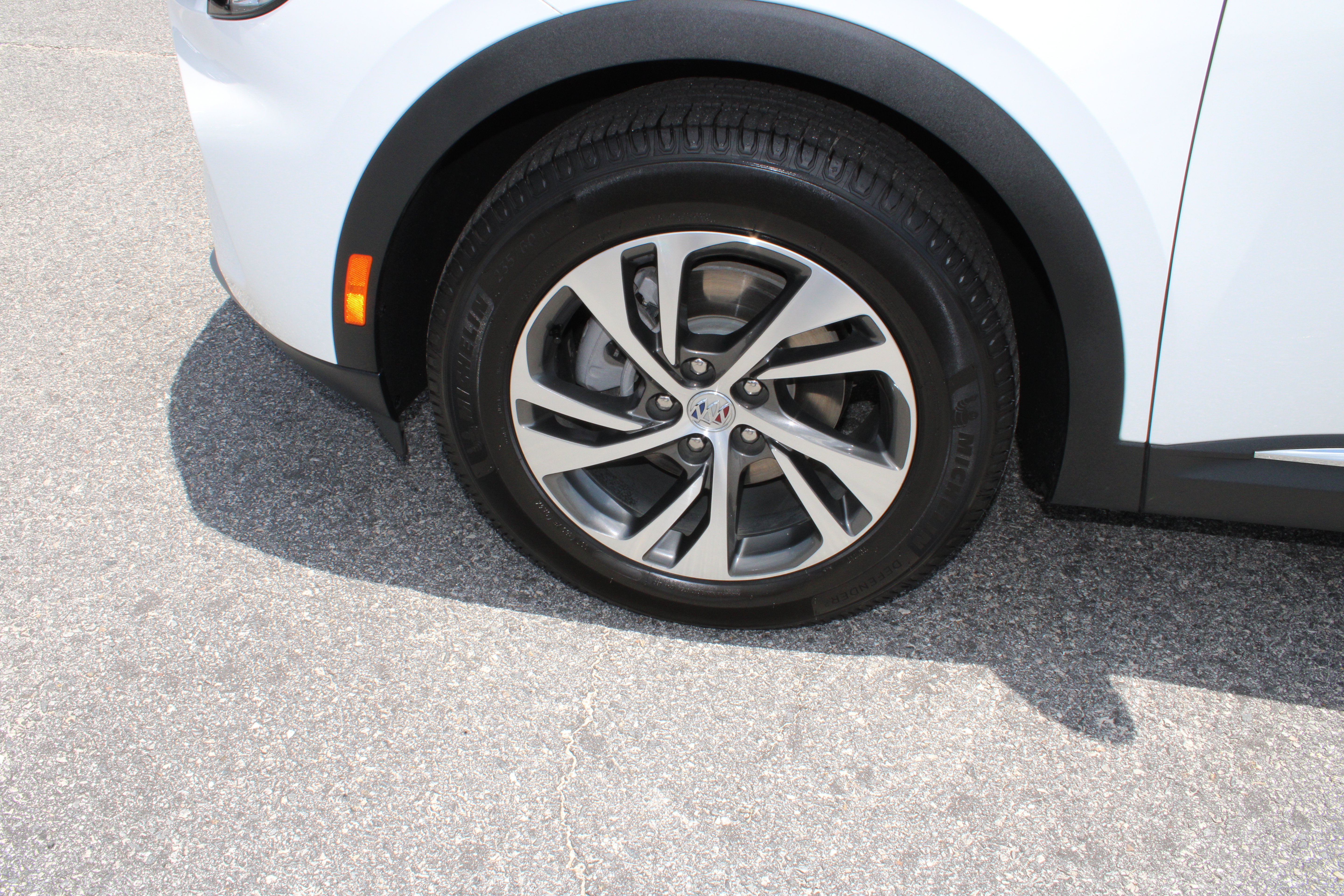 Used 2023 Buick Envision Essence AWD/4WD image 10