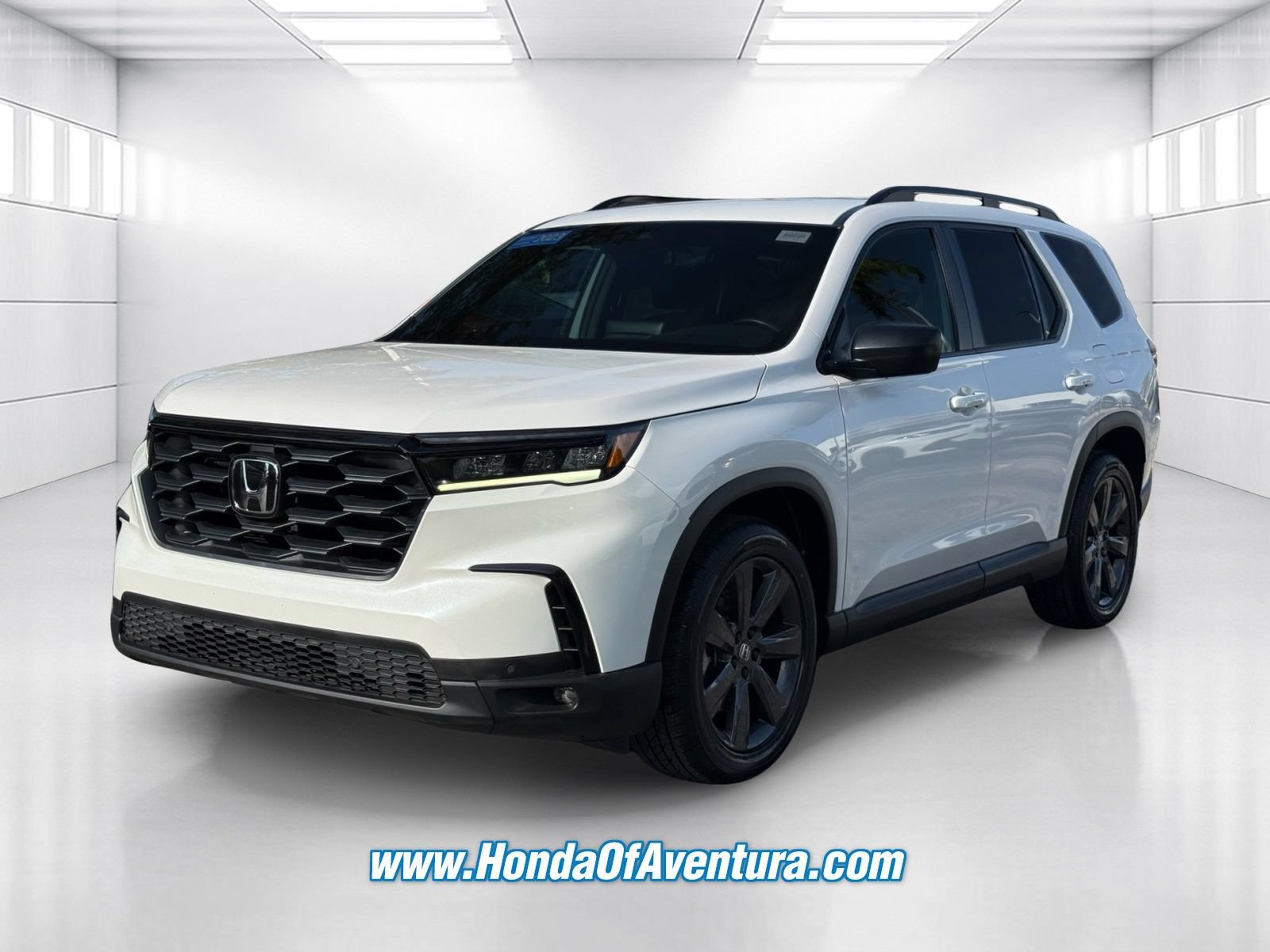Certified 2023 Honda Pilot Sport image 3
