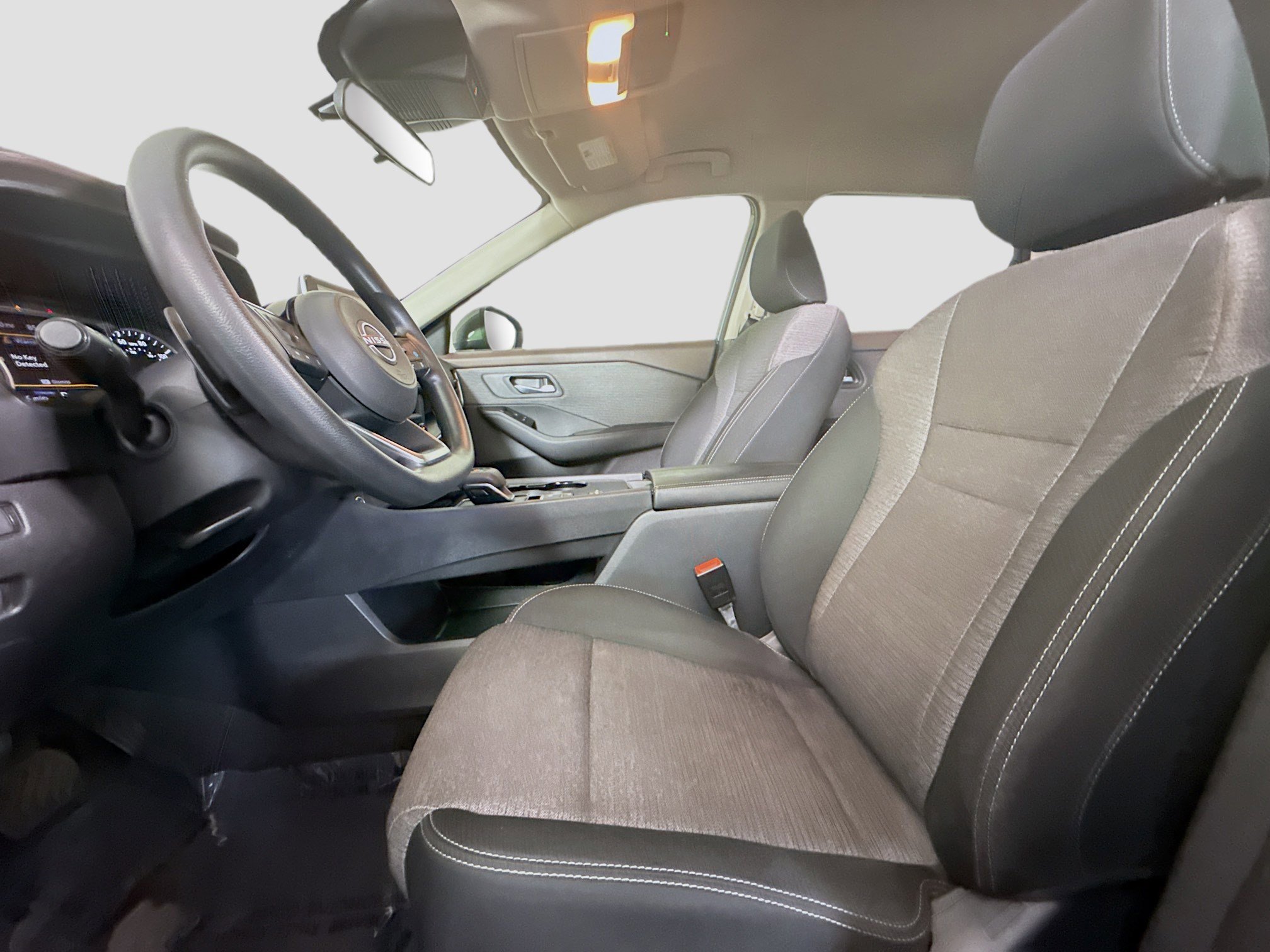 Used 2023 Nissan Rogue SV FWD image 22