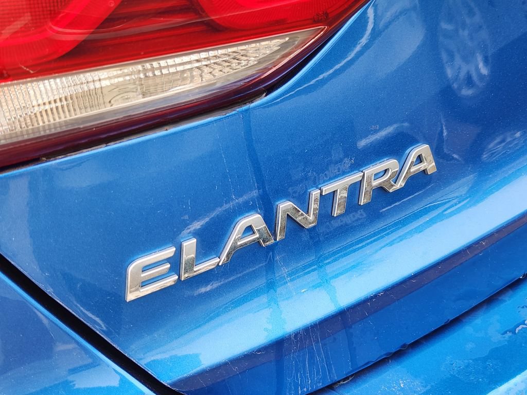 Used 2018 Hyundai Elantra Value Edition FWD image 12