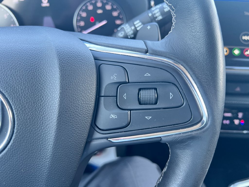 Used 2023 Buick Envision Essence AWD/4WD image 17
