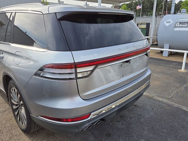 Used 2020 Lincoln Aviator Reserve w/ Equipment Group 201A image 4