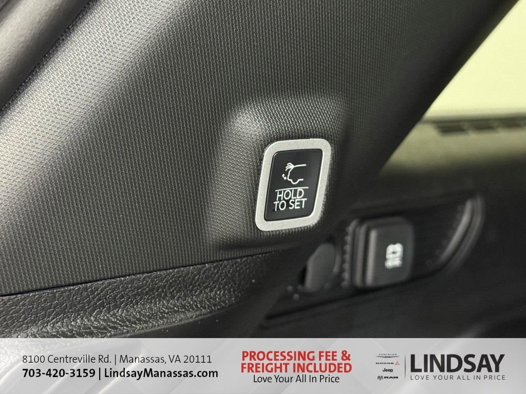 New 2025 Jeep Grand Cherokee Limited w/ Luxury Tech Group II image 8