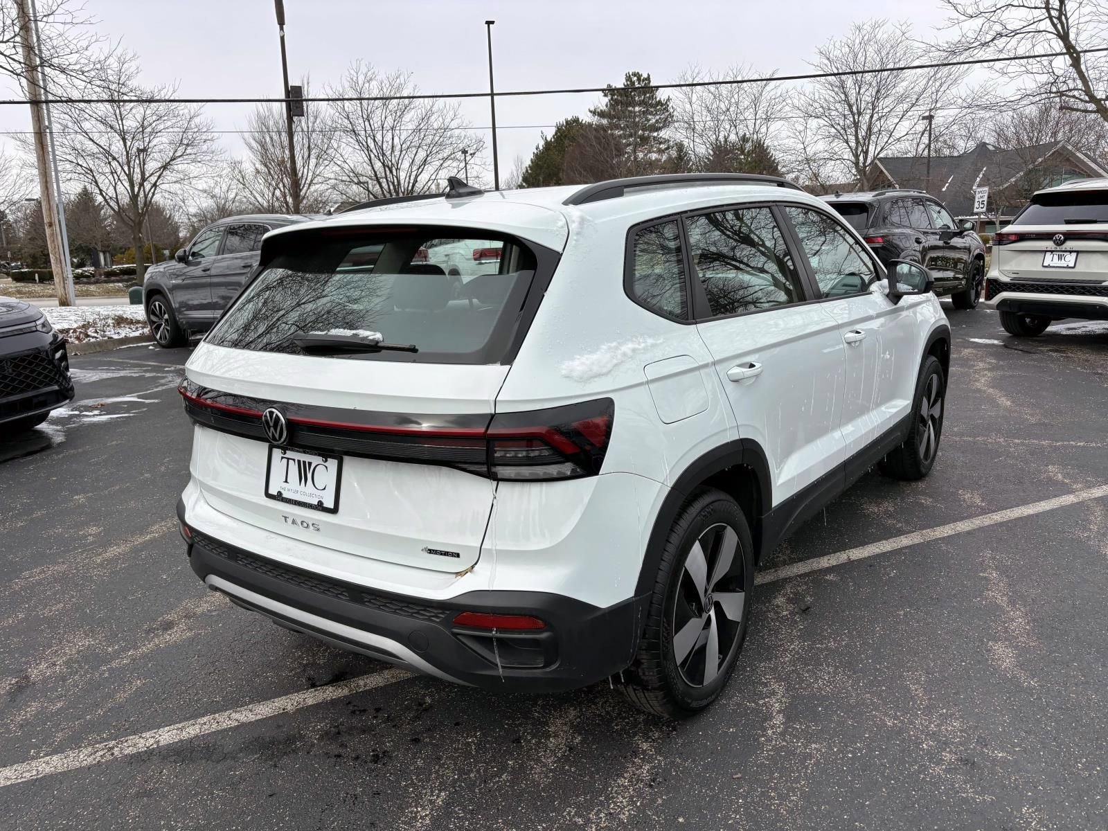 Used 2025 Volkswagen Taos S image 7