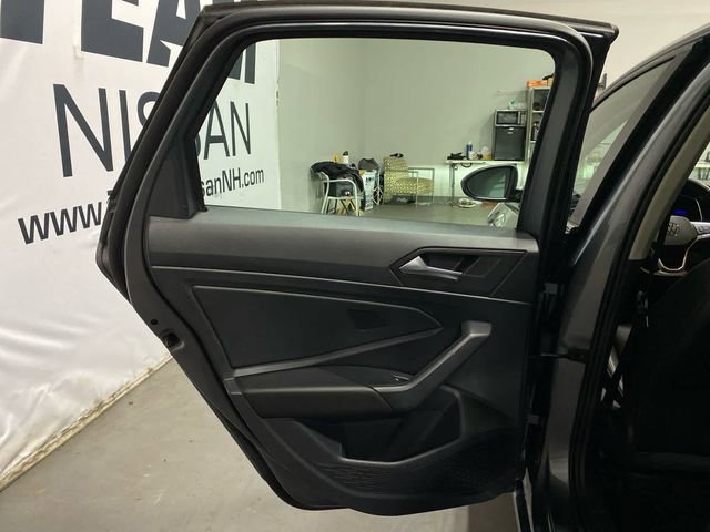 Used 2022 Volkswagen Jetta SE FWD image 23