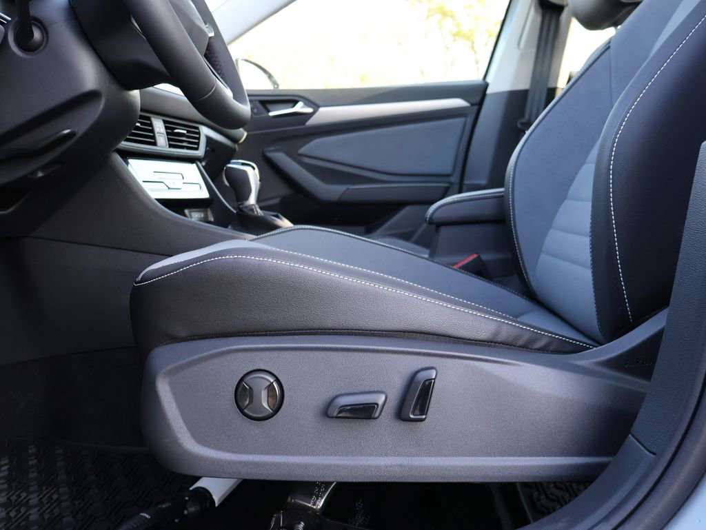 New 2026 Volkswagen Jetta SE image 36