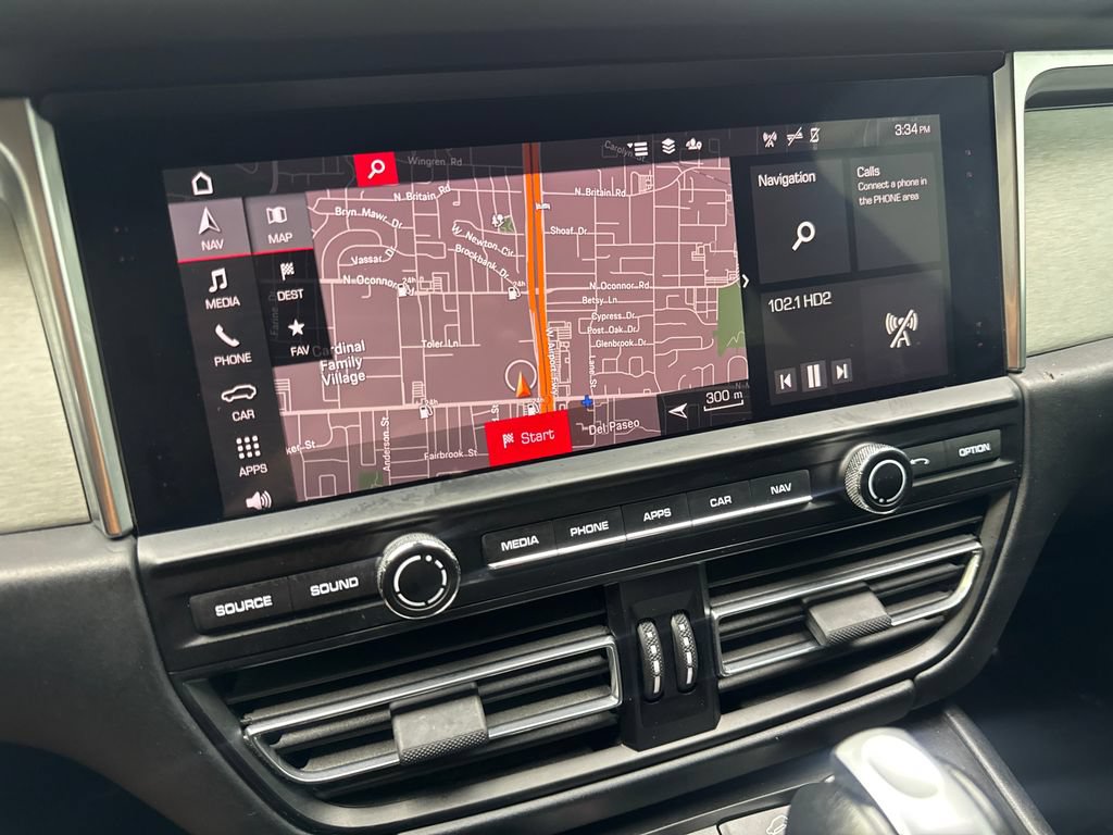 Used 2020 Porsche Macan Turbo AWD/4WD image 60