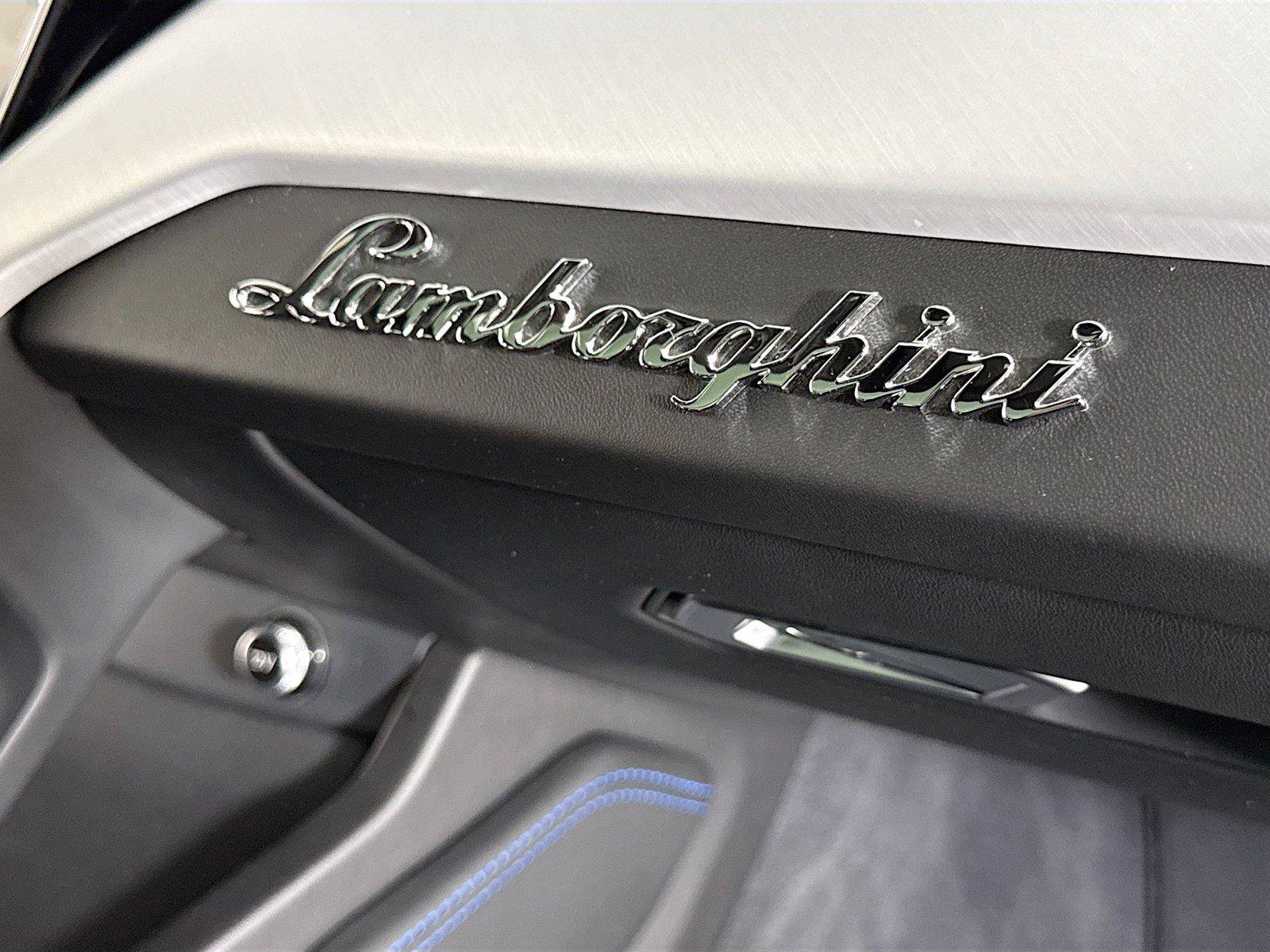 Used 2020 Lamborghini Urus AWD/4WD image 37