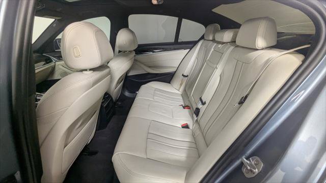 Used 2018 BMW 530i RWD image 18