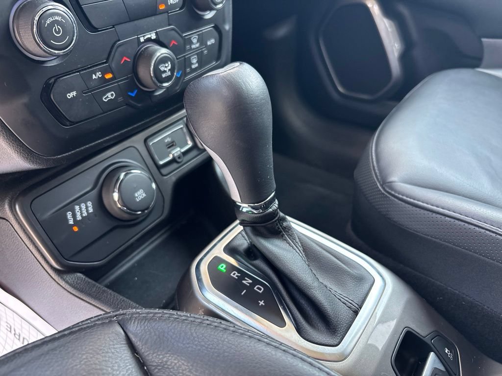 Used 2021 Jeep Renegade Limited AWD/4WD image 19