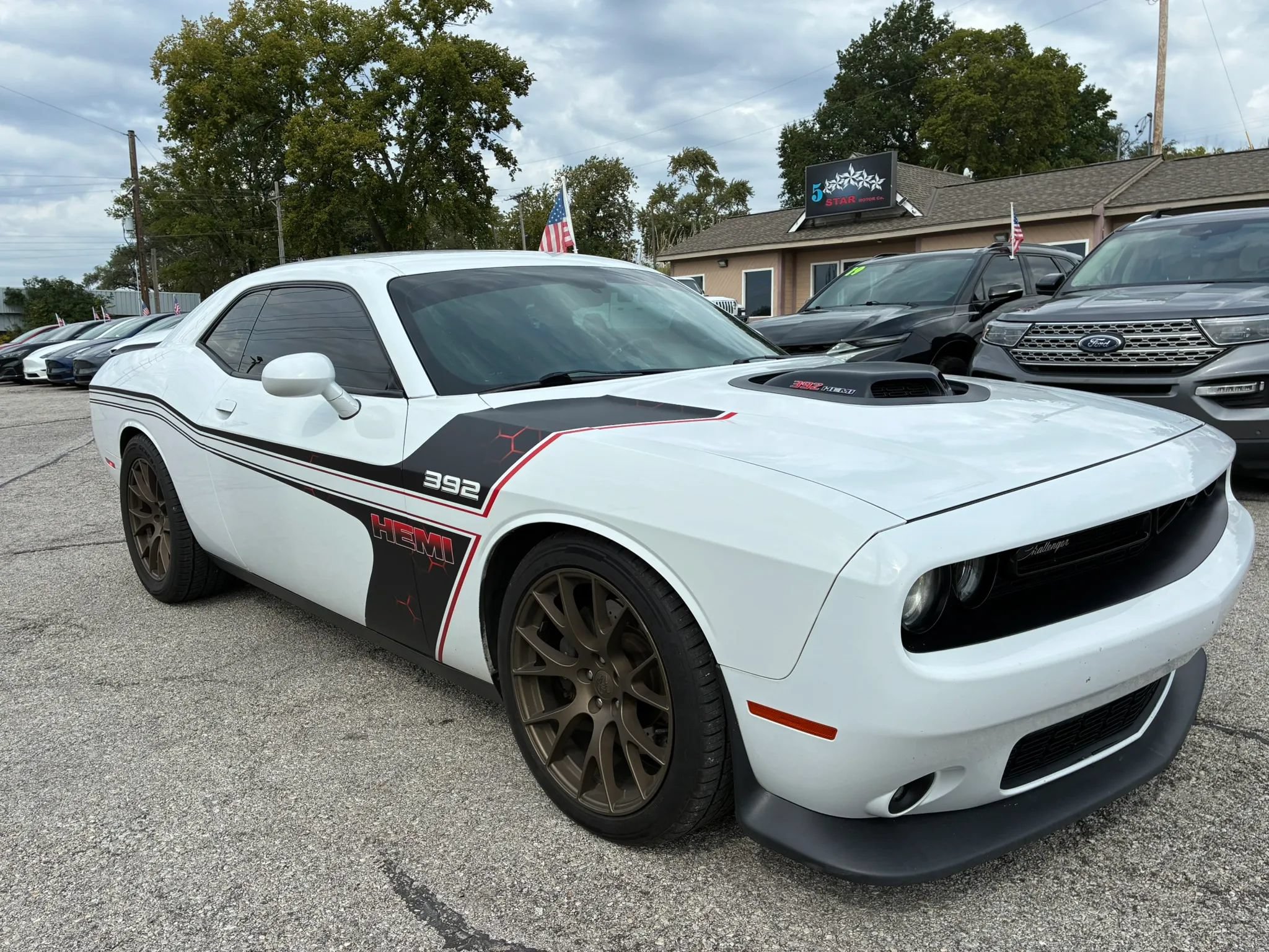 Used 2015 Dodge Challenger R/T Scat Pack RWD image 1
