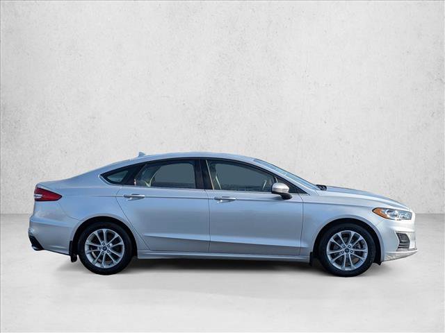 Used 2019 Ford Fusion SE image 4