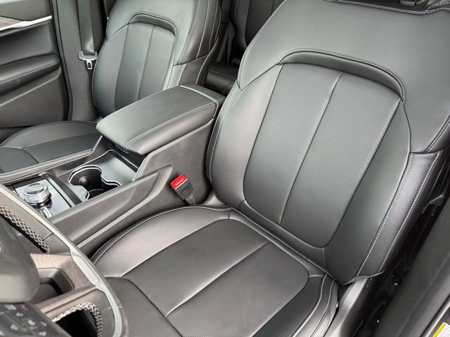 New 2025 Jeep Grand Cherokee Limited w/ Luxury Tech Group II image 12