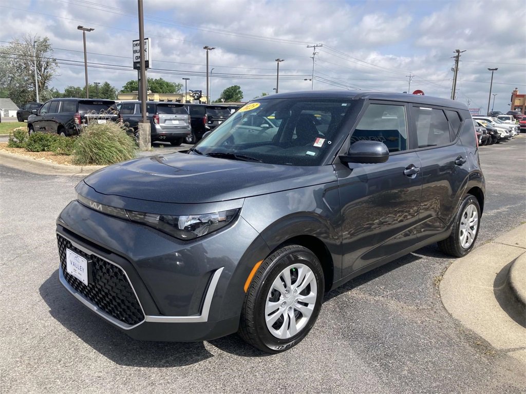Used 2023 Kia Soul LX image 8