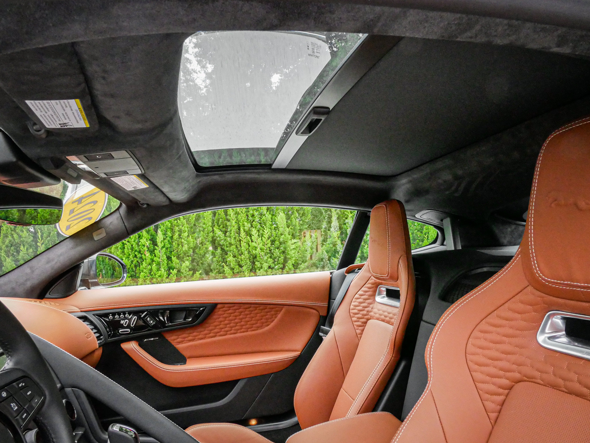 Used 2024 Jaguar F-TYPE Coupe AWD image 28