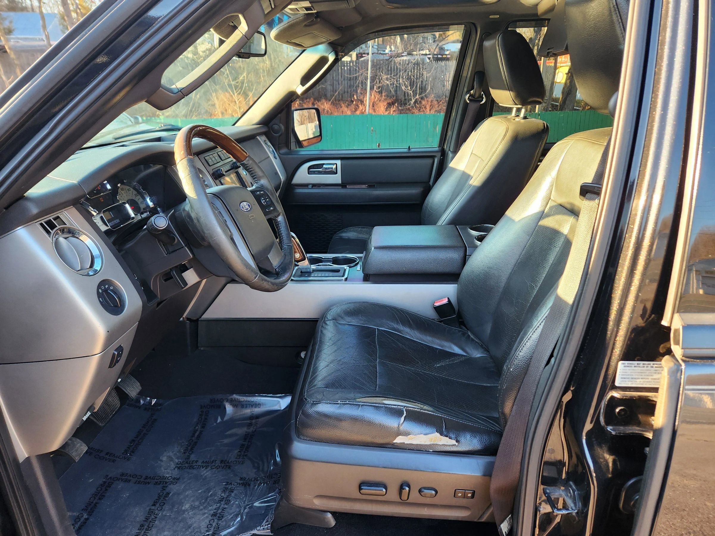 Used 2010 Ford Expedition Limited image 29